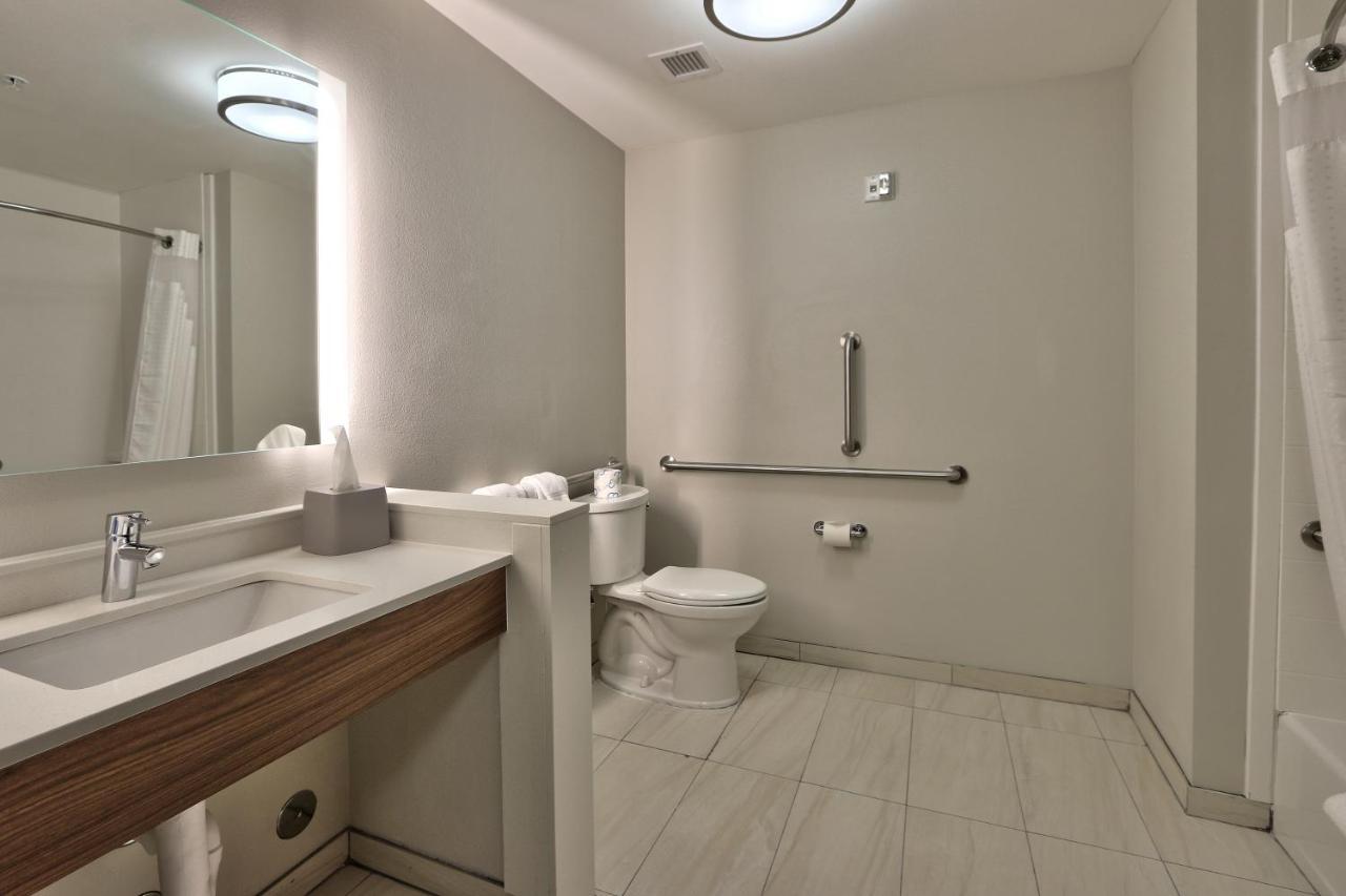 Holiday Inn Express & Suites Broomfield By Ihg Buitenkant foto